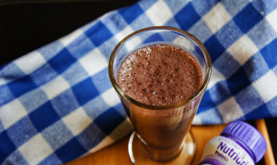 Kawa z owocami leśnymi