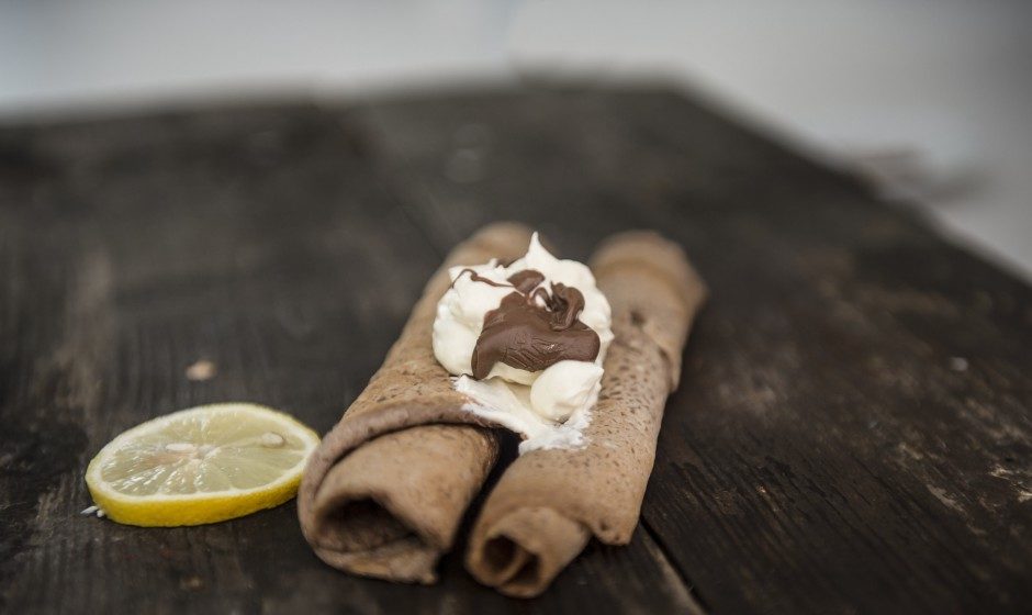 Naleśniki kakaowe z kremem cytrynowym