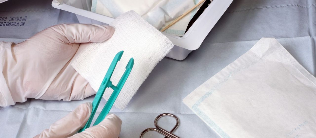 Opatrunek na trudno gojące rany